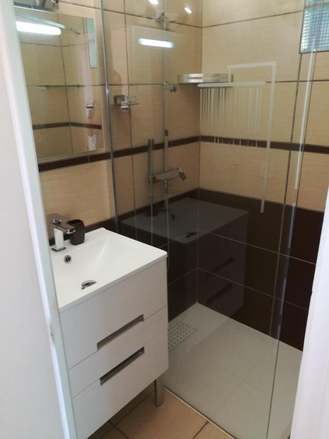 Appartement Classe 3 Etoiles Au 1Er Etage D'Une Maison Avec Jardin Dans Un Quartier Calme Кавалер-сюр-Мер Экстерьер фото