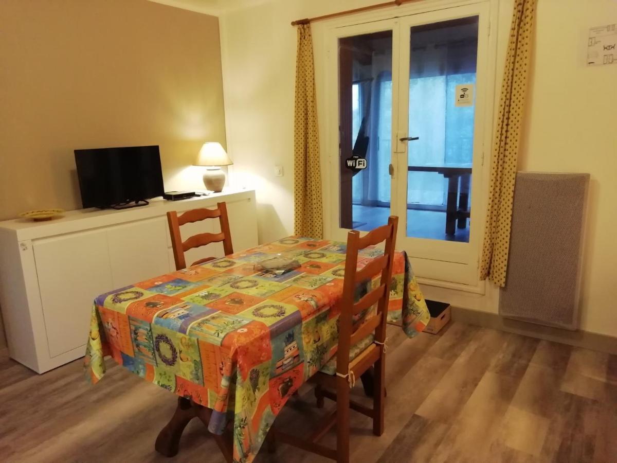Appartement Classe 3 Etoiles Au 1Er Etage D'Une Maison Avec Jardin Dans Un Quartier Calme Кавалер-сюр-Мер Экстерьер фото