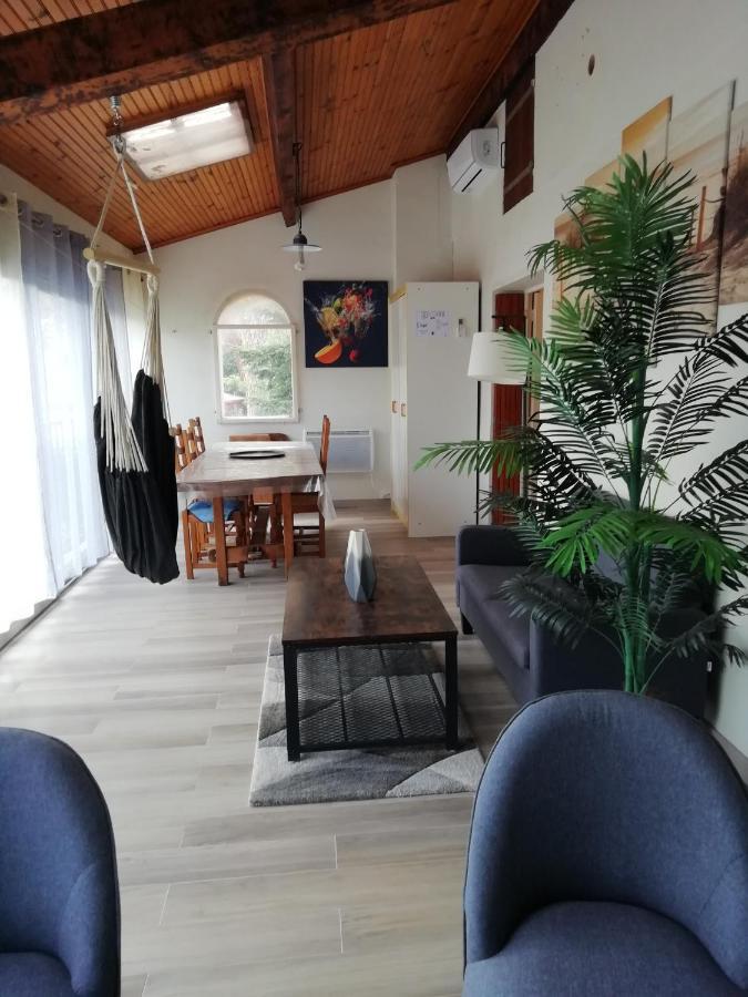 Appartement Classe 3 Etoiles Au 1Er Etage D'Une Maison Avec Jardin Dans Un Quartier Calme Кавалер-сюр-Мер Экстерьер фото