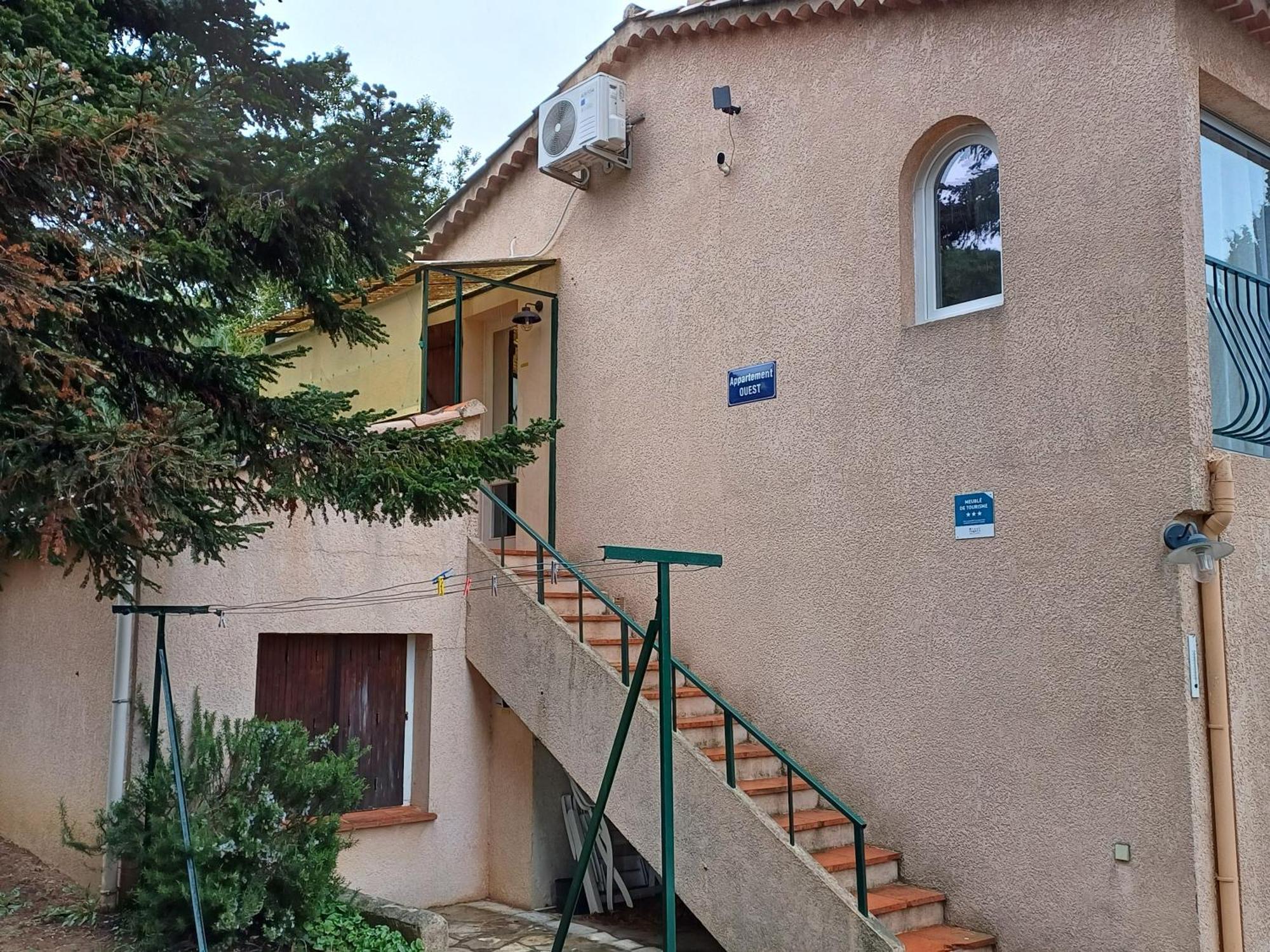 Appartement Classe 3 Etoiles Au 1Er Etage D'Une Maison Avec Jardin Dans Un Quartier Calme Кавалер-сюр-Мер Экстерьер фото